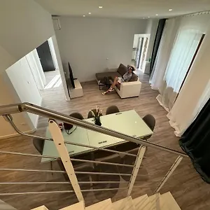 Feel - Casa , Bergamo Włochy