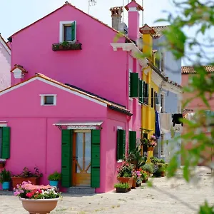 Night Galleria - Bed & Art In - The Pink House , Burano Włochy
